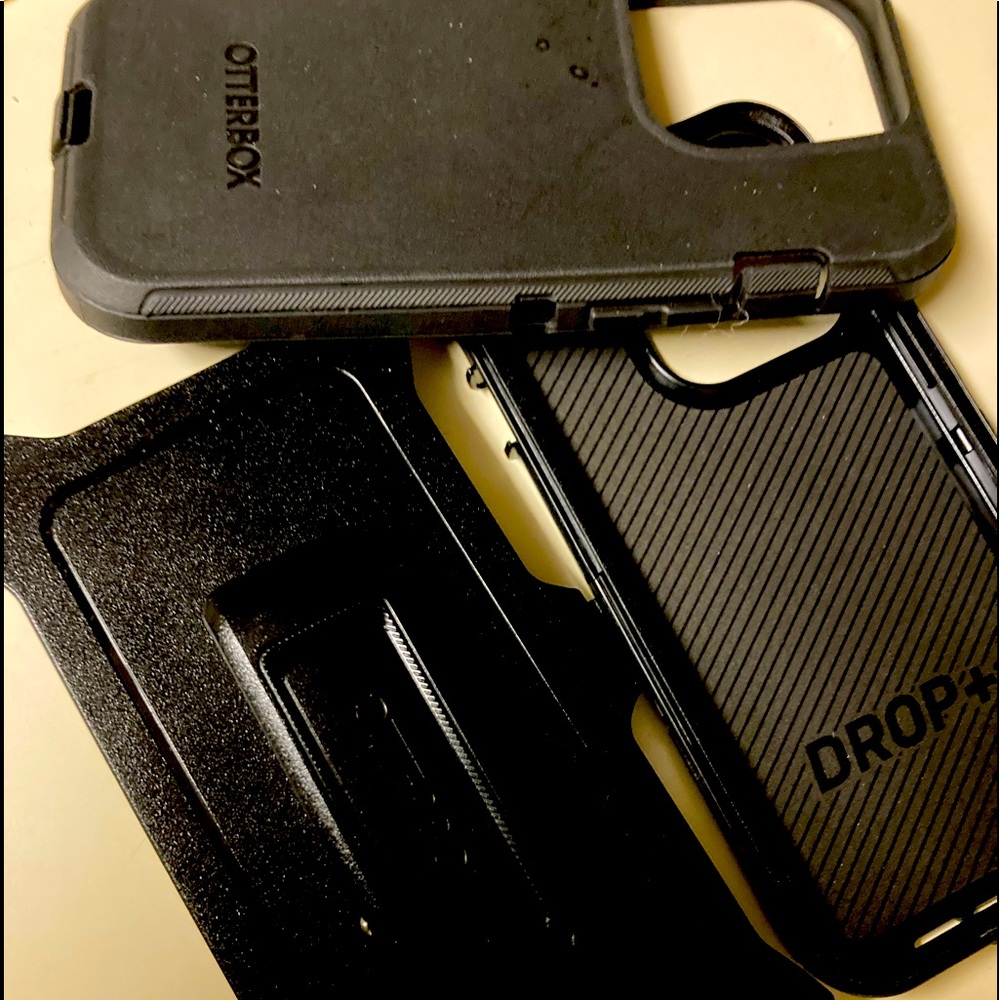 Otterbox IPhone 13 case /protector